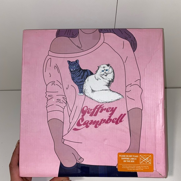 6.5 VINTAGE Jeffrey Campbell boots. Naturally distressed light brown. - Picture 6 of 7